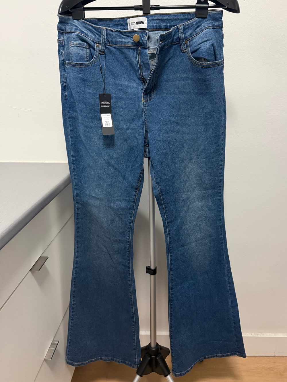 Fashion Nova Vibe Check Curvy Stretch Flare Jeans – Size 14 Plus